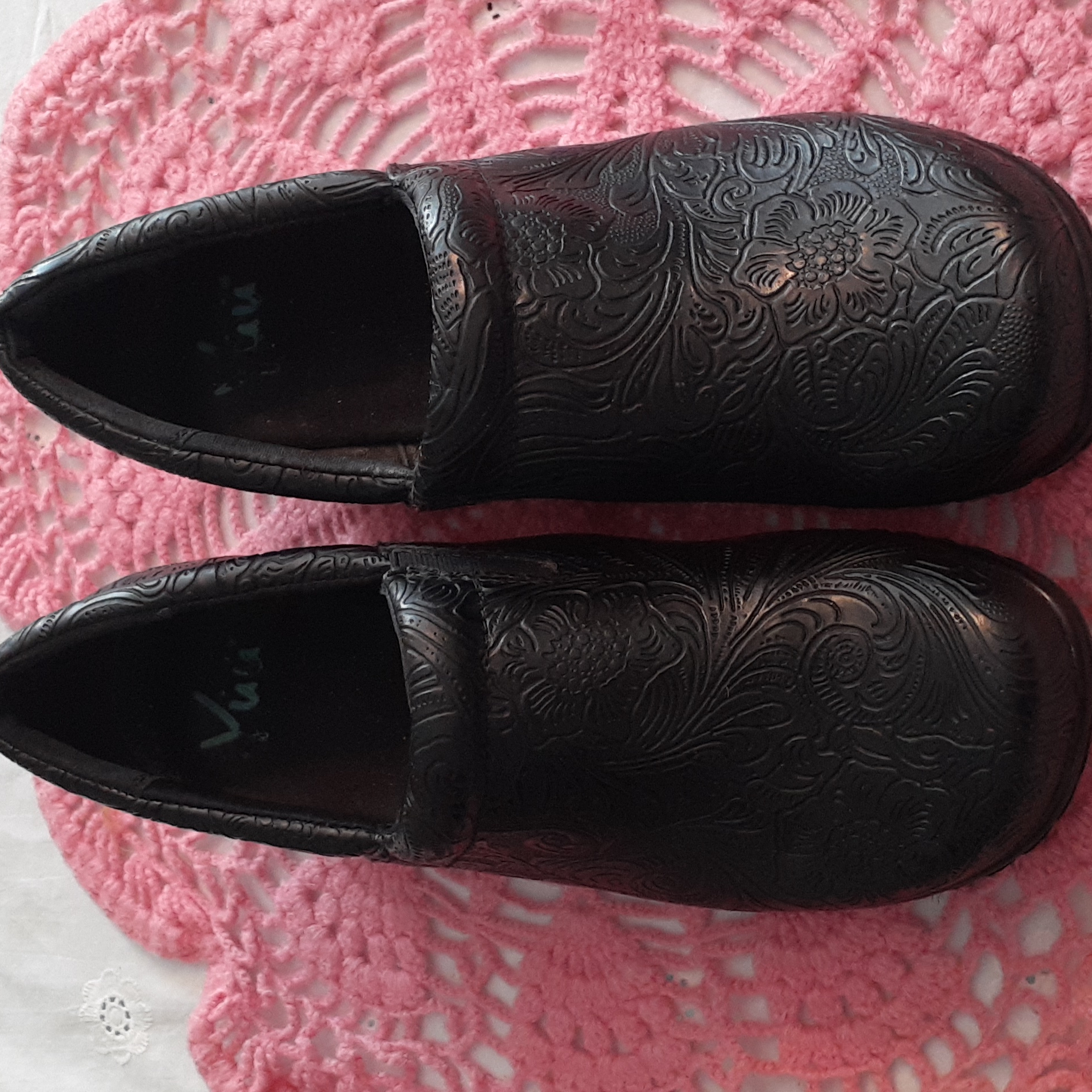 Yuu Clogs.